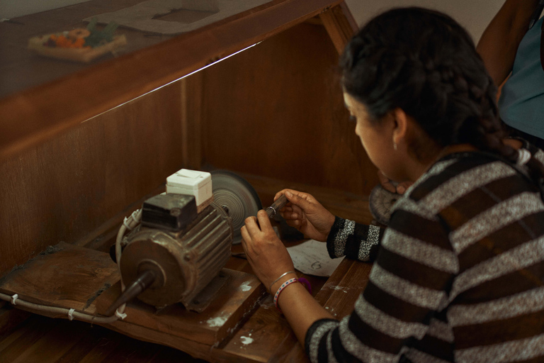 Hands-On Silver Jewelry Making Class in Ubud CenterHands-On Silver Jewelry Classes In Ubud Town Center