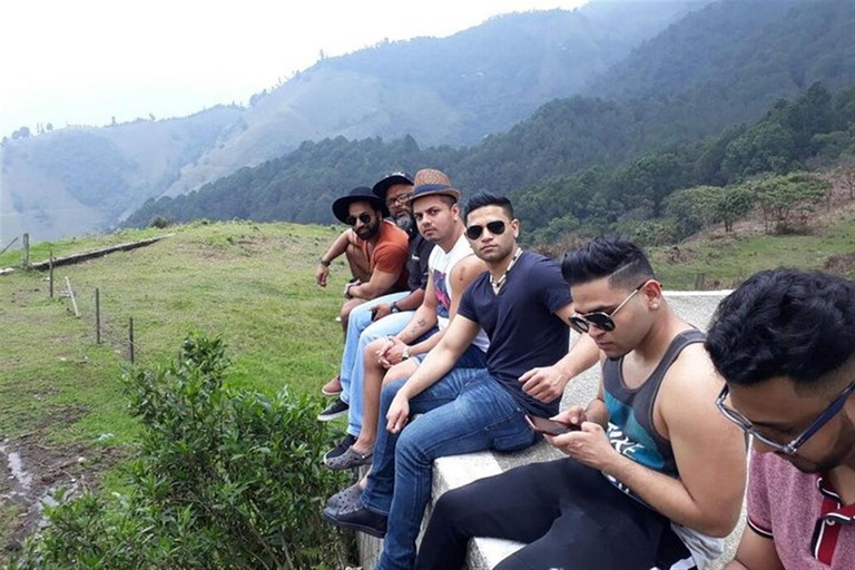 Medellín: tour privato sulla via della fuga di Pablo EscobarMedellín: tour privato sulla rotta di fuga di Pablo Escobar