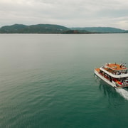 Koh Samui: Pig Island & Beyond Premium Catamaran Tour