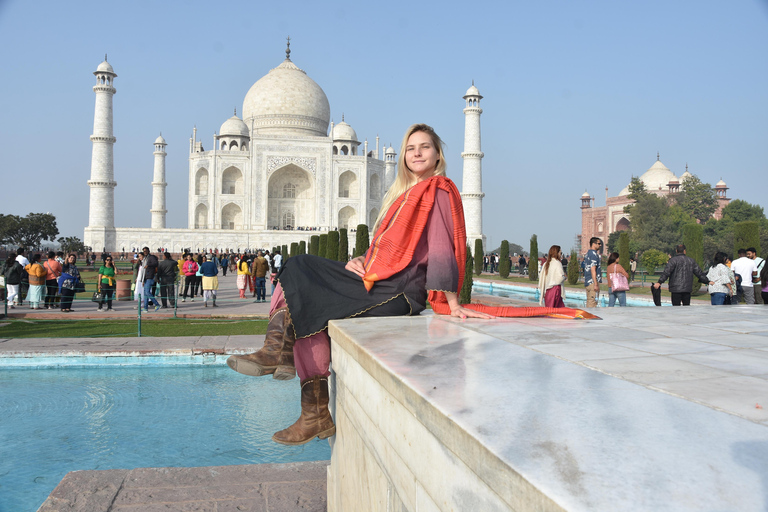 Vanuit Delhi: Taj Mahal-tour per supersnelle trein, all-inclusiveTour met 1e klas trein met auto, gids, tickets en lunch