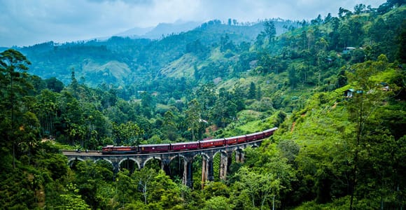 From Ella: First Class Scenic Train Ticket to Kandy