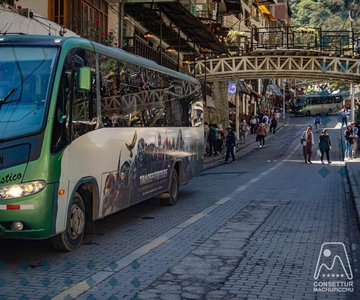Bustickets für die Hin- und Rückfahrt nach Machu Picchu.