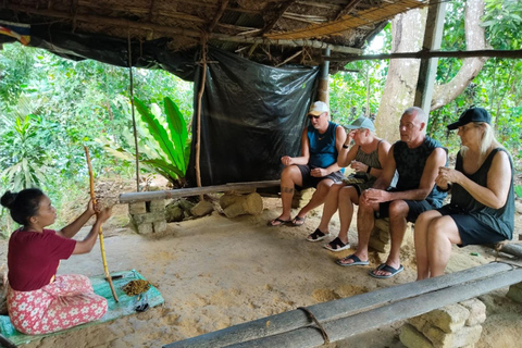 From Colombo: Galle Fort & Madu River Safari Escape From Colombo: Private Cultural Crafts & Beach Day Tour