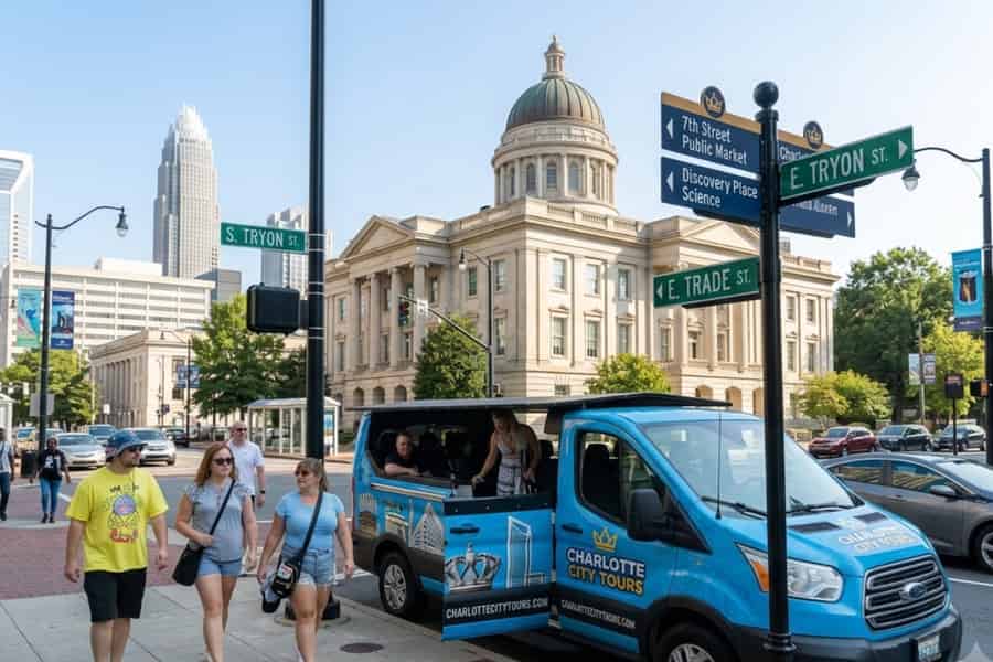 Geführte Open-Air-Minibus-Tour durch Charlotte: Geschichte & Sightseeing. Foto: GetYourGuide Geführte Open-Air-Minibus-Tour durch Charlotte: Geschichte & Sightseeing. Foto: GetYourGuide