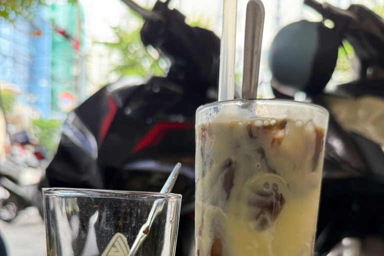 Da Nang: Michelin-Rated Street Food Tour by Scooter