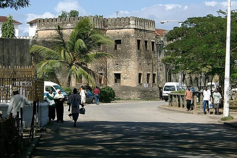 Zanzibar: Stone Town, farma przypraw i wycieczka na wyspę więzienną