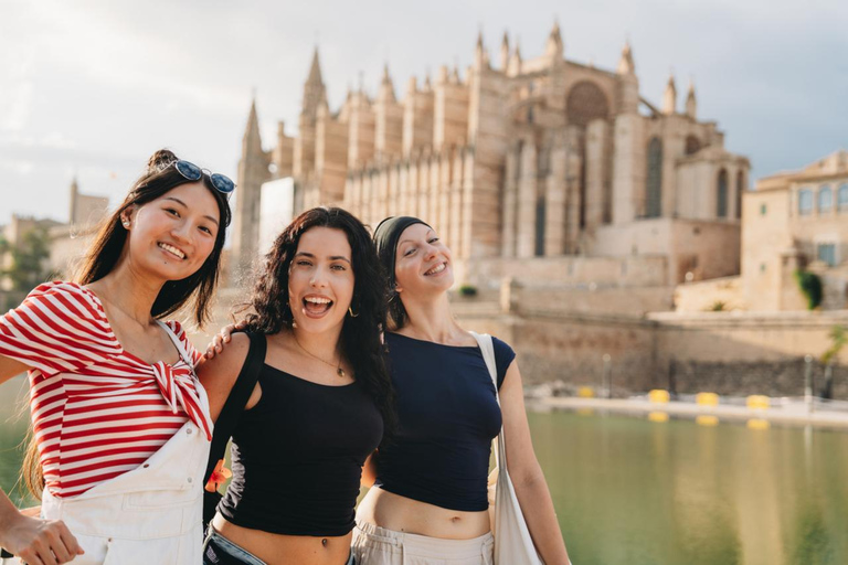 Palma: Old Town & Waterfront Private Photoshoot Ultimate: 50 photos + cinematic video reel | 90 mins
