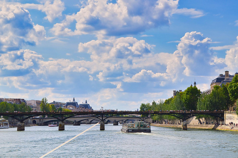 Paris : Croisière matinale sur la Seine avec petit-déjeuner français