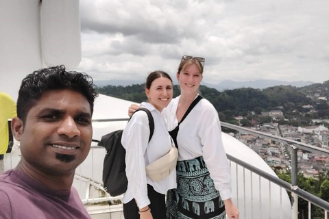 Kandy nach Ambuluwawa Tuk Tuk Tour