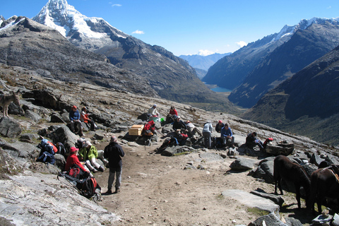 Huaraz: Excursión guiada de 4 días a Santa Cruz Trek