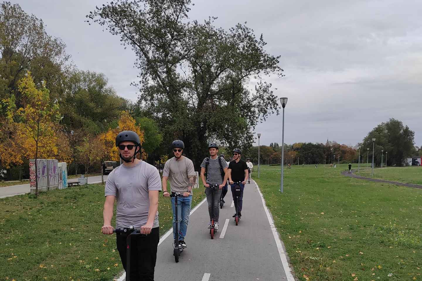 Tour en E-Scooter por Zemun