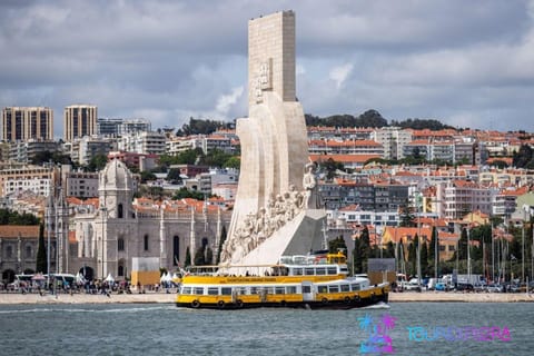 Lisbon City Tour: All Must-See Attractions with Expert Guide