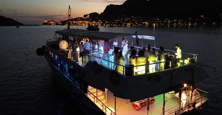 Cinque Terre: Sunset boat tour with aperitifs
