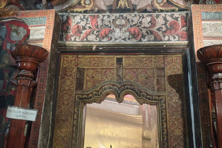 Colombo Private Car Tour: Temple, Parliament & Port City Evolution of Colombo Car Tour: Kelaniya Temple to Porty City