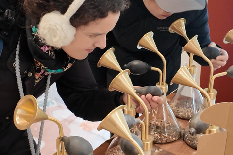 Hangzhou: Wet Market Foodie Walk & Traditional Crafting