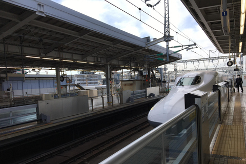 Kansai : Transfert aéroport ou gare avec guide local.