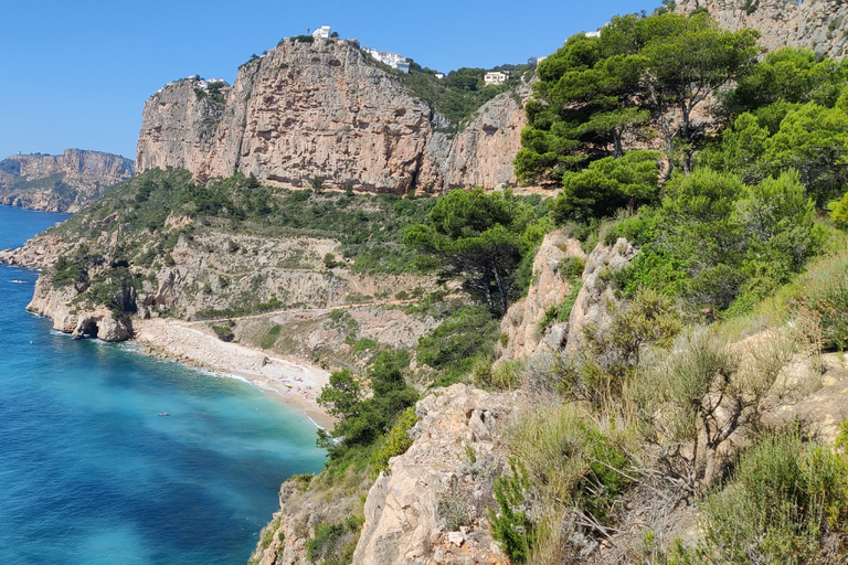 Valencia: Cala Moraig Beach and Cova dels Arcs Hike