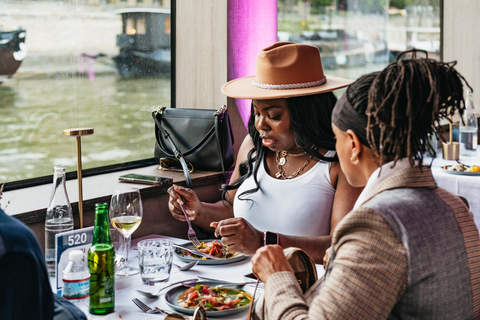 Paris : Dîner-croisière gastronomique sur la Seine avec musique liveDîner-croisière et concert