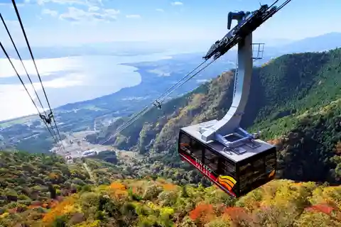 Excursion d'une journée à Osaka : Lac Biwa, sanctuaire de Shirahige et Onsen