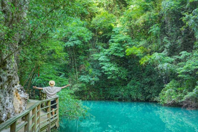 Zhangjiajie Luxury Private Tour with Personal Guide Zhangjiajie 2-Day Tour with Sunrise & Hidden Trails