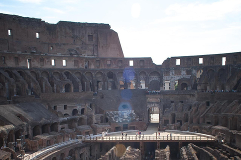 Rome: Colosseum Guided Tour with Roman Forum Entry