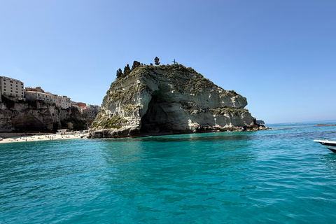 Tropea: Essence of the Coast of the Gods Boat Tour Max. 12 people