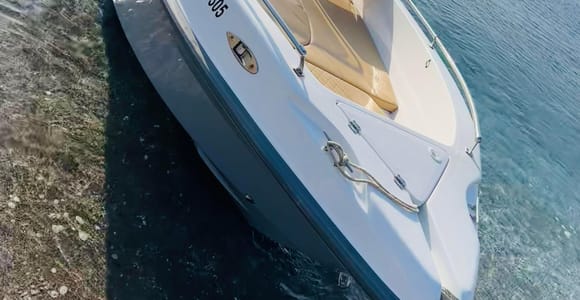 Milos: Private Half-Day Kleftiko Cruise with Swimming Stops