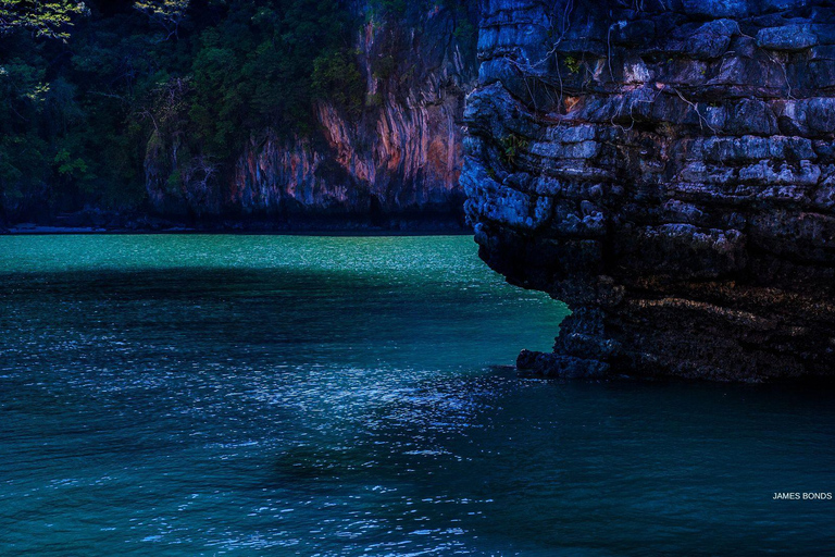 Phuket: James Bond Sunset Dinner & Bioluminescent Plankton