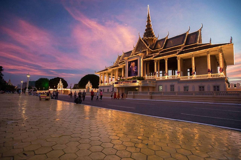 Phnom Penh: Tour guiado de um dia histórico de bicicleta ou Tuk Tuk