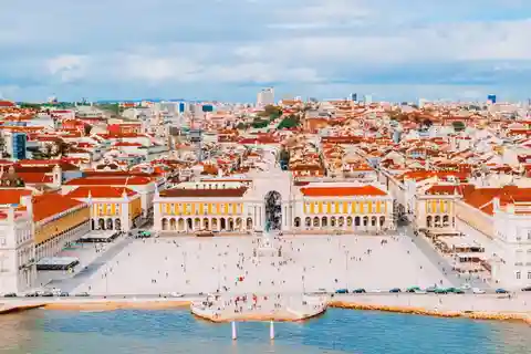 Lisbona: tour panoramico di Belem in Tuktuk
