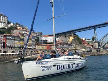 Porto: Cruzeiro de charme em veleiro com vinho do Porto, opção de pôr do sol