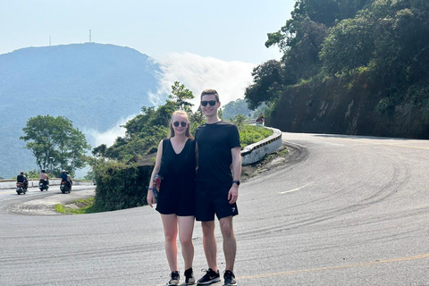 Hue : Voiture privée vers Hoi An via le col de Hai Van et arrêts panoramiquesDe Hue à Hoi An en voiture privée