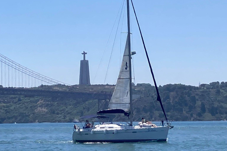 Lisbon 2-Hour Tagus River Sailing Cruise