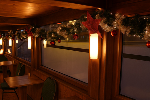 Advent Boat Cruise trough Prague with Sweets and Hot Drinks