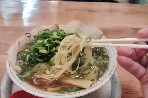 Kobe: Tour de degustação de ramen com guia local