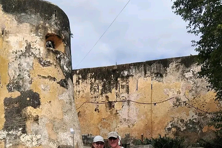 Mombasa: Geführte Stadtführung mit Tuk Tuk-Fahrt.