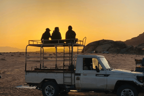 Wadi Rum woestijn: Halfdaagse tour per jeep (ochtend of zonsondergang)