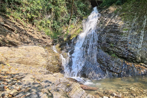 Vanuit Baku: Gabala kabelbaan, Nohur meer &amp; waterval dagtrip