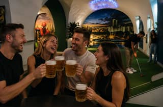 Prag: Minigolf mit unbegrenzt Bier und Prosecco