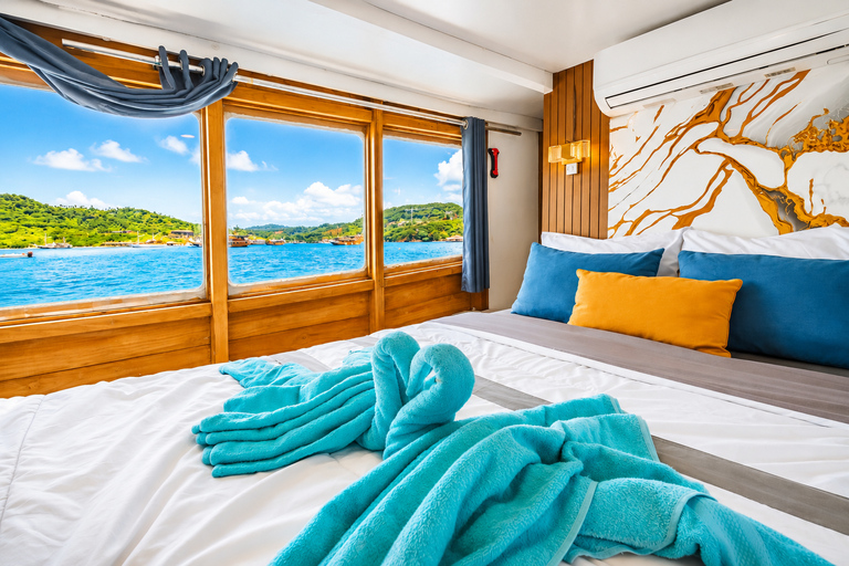 Labuan Bajo: 3-Day Komodo Sailing Ocean View Cabin All Fees Standard Boat | Sharing Room Ocean View | Tiket not Included