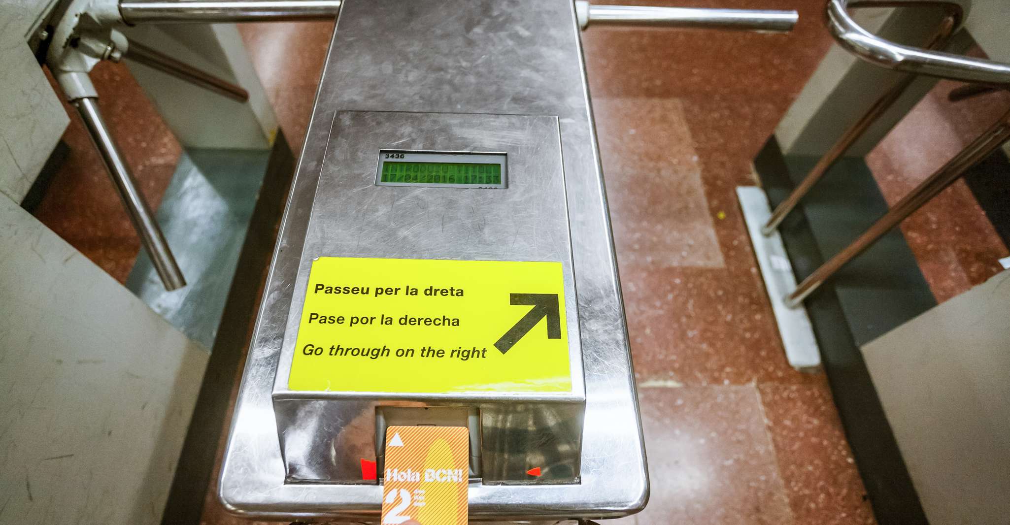 Barcelona: Hola Barcelona Public Transport Travel Card photo 7