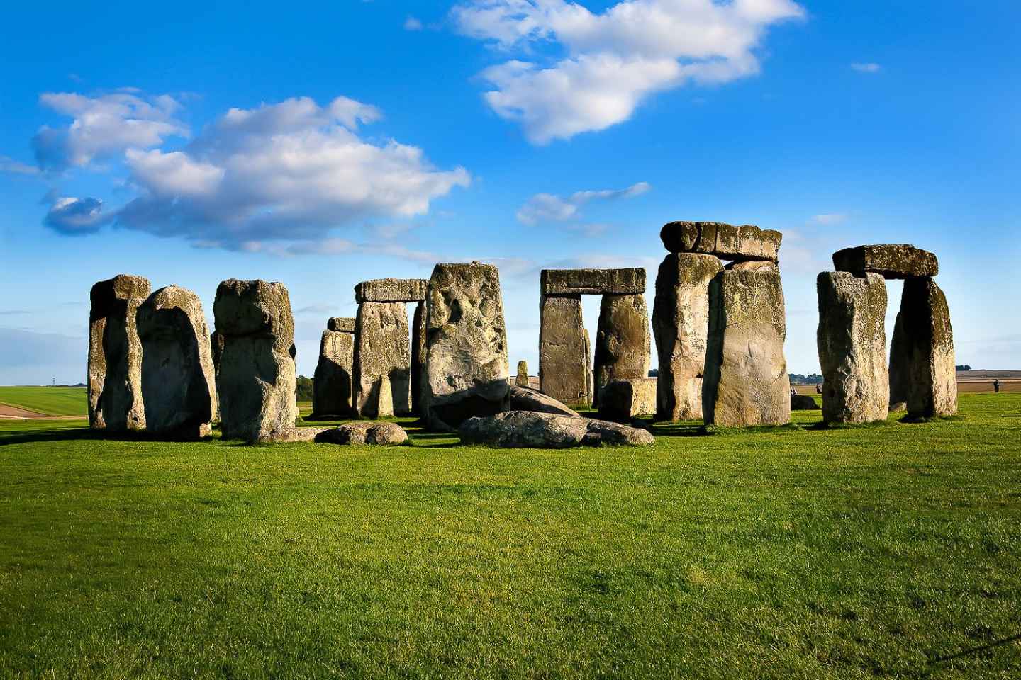 From London: Stonehenge, Avebury & Cotswolds Day Trip