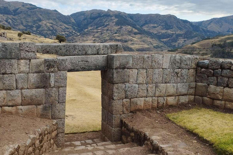 Depuis Cusco : Excursion à Puma Orqo et Maukallaqta