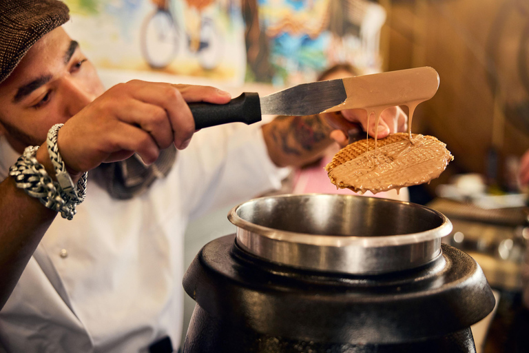 Amsterdam: Laboratorio di preparazione di cialde allo sciroppo tradizionale olandeseCentro città: Laboratorio di preparazione di waffle allo sciroppo tradizionale olandese