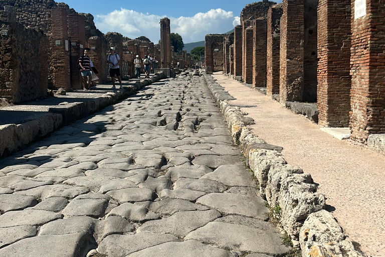 Pompeii: Guided Tour AND SUNSET