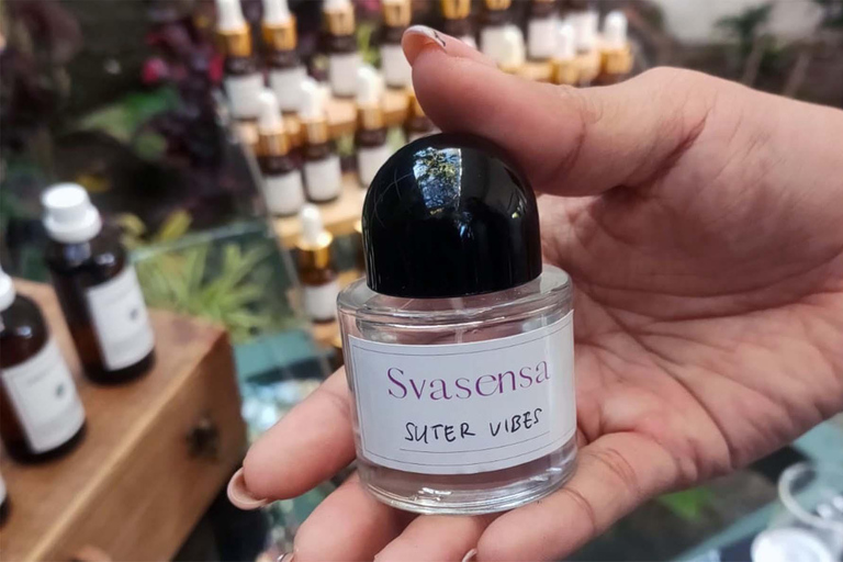 Gianyar: Laboratorio di creazione di profumiSessione di rosa (50 ml)