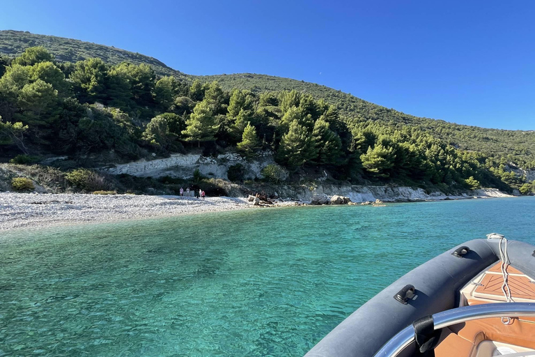 Vanuit Tirana/Durres/Golem: Verken het eiland Sazan &amp; KaraburunSazan eiland van Durres &amp; Golem