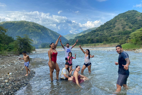 Medellin: River Tubing and BBQ Day Trip with Hotel Pickup