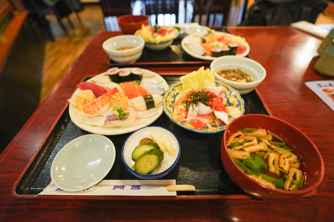 Tokyos gator Guidad tur med lunch på cykeln till Hidden Gems