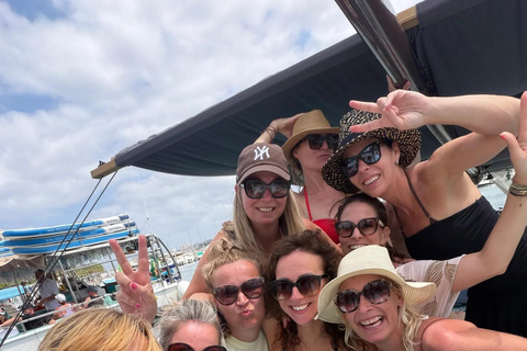 Ibiza: Boat Trip with Snacks, Drinks and Swim Stop